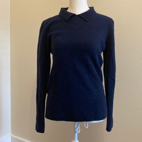 Beautiful navy collared Banana Republic sweater - Picture 1 of 8